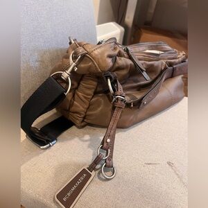 BCBGMAXAZRIA tan soft  leather large duffle bag hobo purse shoulder bag Vintage